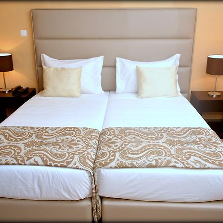 Hotel Imperio Бисау Экстерьер фото